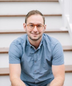 Headshot of filmmaker Tim O’Donnell, co-founder of Pixela Films.